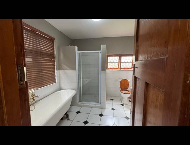 48M² BUSINESS TO LET IN SCOTTSVILLE
